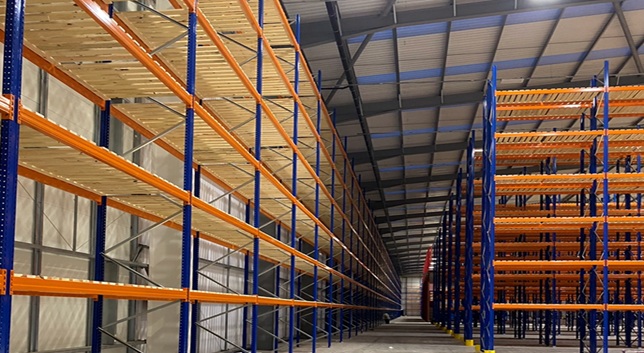 What Pallet Racking Features Help When Inventory Keeps Changing?